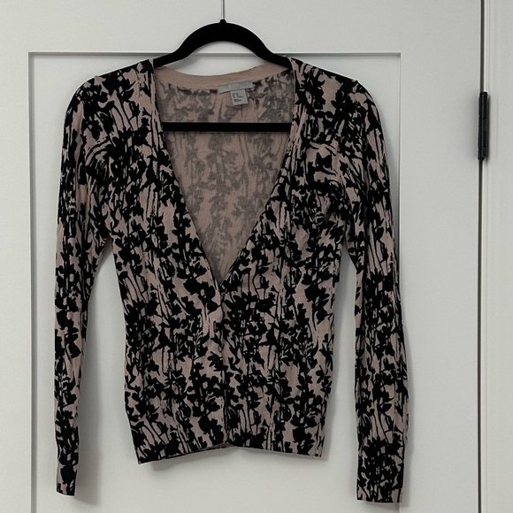 H&M Floral Silhouette Black and Cream/Ivory Long Sleeve Cardigan - Picture 1 of 13